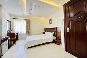 Binh Hung Hotel