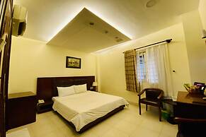 Binh Hung Hotel