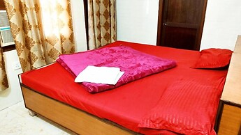 Goroomgo Raja Guest House Jalandhar