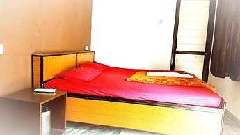 Goroomgo Raja Guest House Jalandhar