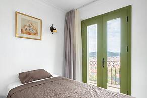 Rustic House With View Balcony in Ayvalik