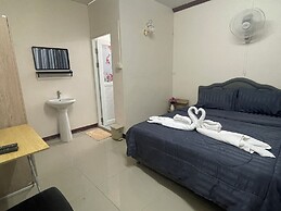 2B Cozy Hostel