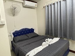 2B Cozy Hostel