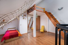 Apartment With Balcony by Renters