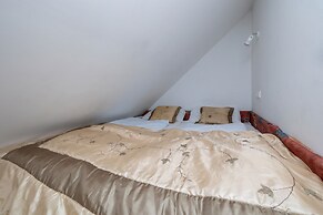 Apartment With Balcony by Renters