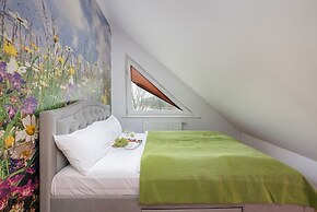 Apartment With Balcony by Renters