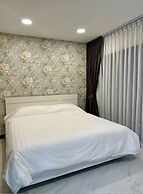 arunsakhon luxury condo