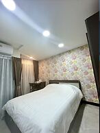 arunsakhon luxury condo