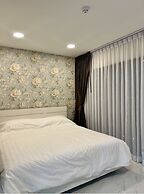 arunsakhon luxury condo