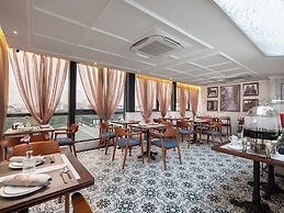 L'Signature Hotel & Spa