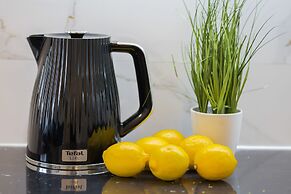 Cosy Apartment With Parking by Renters