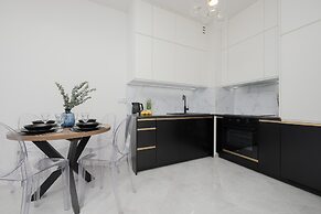 Cosy Apartment With Parking by Renters