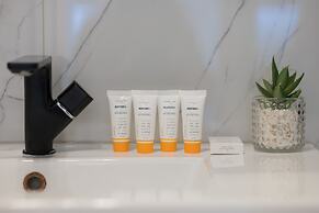 Cosy Apartment With Parking by Renters