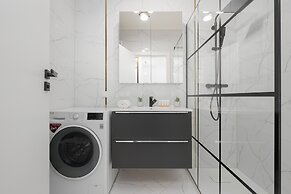 Cosy Apartment With Parking by Renters