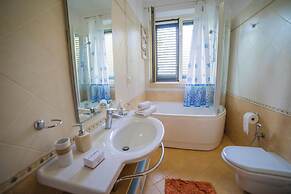 Villa Civico 32 Near The Sea With Pool