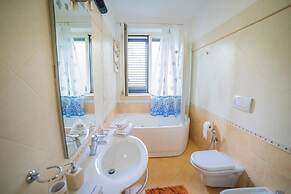 Villa Civico 32 Near The Sea With Pool