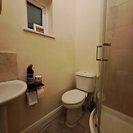 Family-friendly Studio Flat in Dagenham