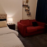 Family-friendly Studio Flat in Dagenham