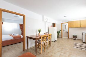 Oelia Rooms & Apartments