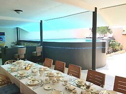 Island House Curacao