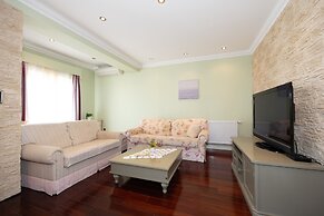 Villa Vinovo 3 En-suite Bedroom Apartment