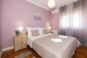 Villa Vinovo 3 En-suite Bedroom Apartment