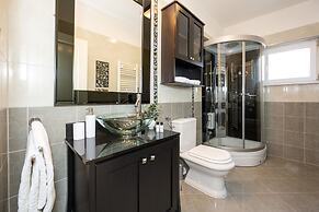 Villa Vinovo 3 En-suite Bedroom Apartment