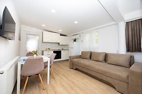 Lovely 1 Bedroom Apartment