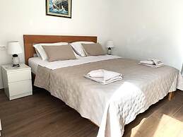 Lovely 1 Bedroom Apartment