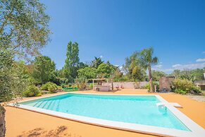 Masseria Le Palmentelle Pool And Garden