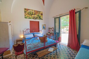 Masseria Le Palmentelle Pool And Garden