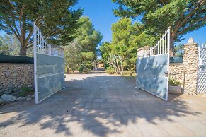 Masseria Le Palmentelle Pool And Garden