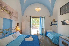 Masseria Le Palmentelle Pool And Garden