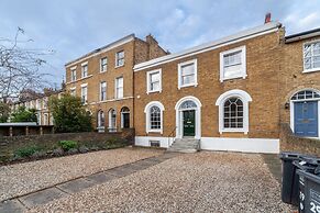 The New Cross Premier Room