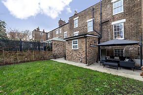 The New Cross Premier Room