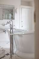 The New Cross Premier Room