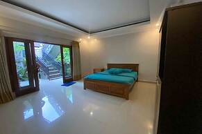 Capital O 93881 Jero House