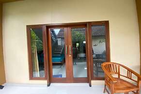 Capital O 93881 Jero House