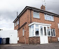 Inviting 4-bed House in Kettering