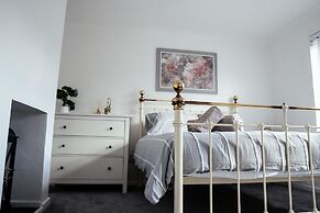 Inviting 4-bed House in Kettering