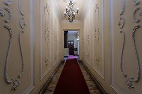 L Angolo di Piazza Castello by Wonderful Italy