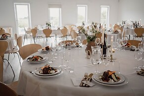 Sct Knudsborg, Brenderup 58-beds, on the Beach