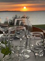 Sct Knudsborg, Brenderup 58-beds, on the Beach