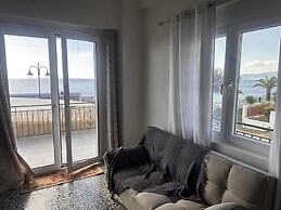 Agioi Theodoroi Beach view Modern Apt