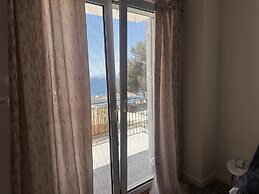 Agioi Theodoroi Beach view Modern Apt
