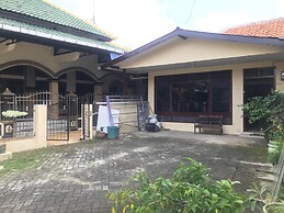 OYO 93864 Wisma Gading Syariah