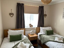 Bungalow-2bed-1bath-petfriendly-parking