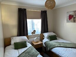 Bungalow-2bed-1bath-petfriendly-parking