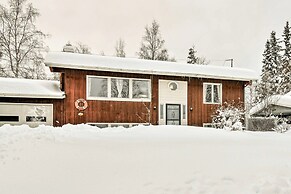 Pet Friendly West Anchorage Home Near Airport! by RedAwning