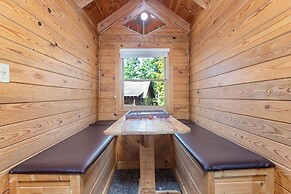 Er81 - Family Making Memories 3 Bedroom Cabin by RedAwning